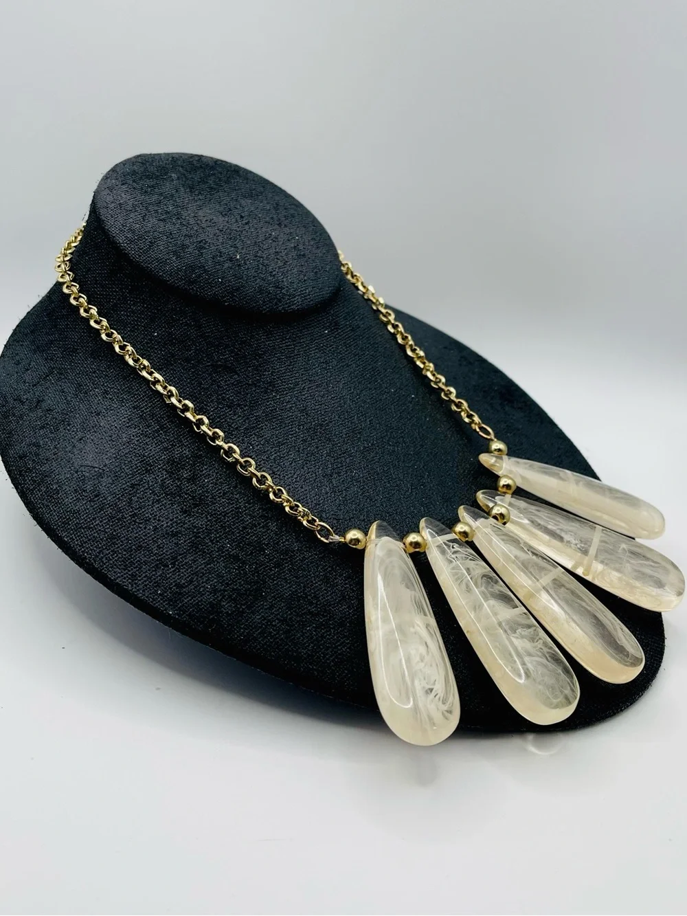 Vintage Lucite Teardrop Statement Bib Necklace Gold Tone Chain Estate Piece
